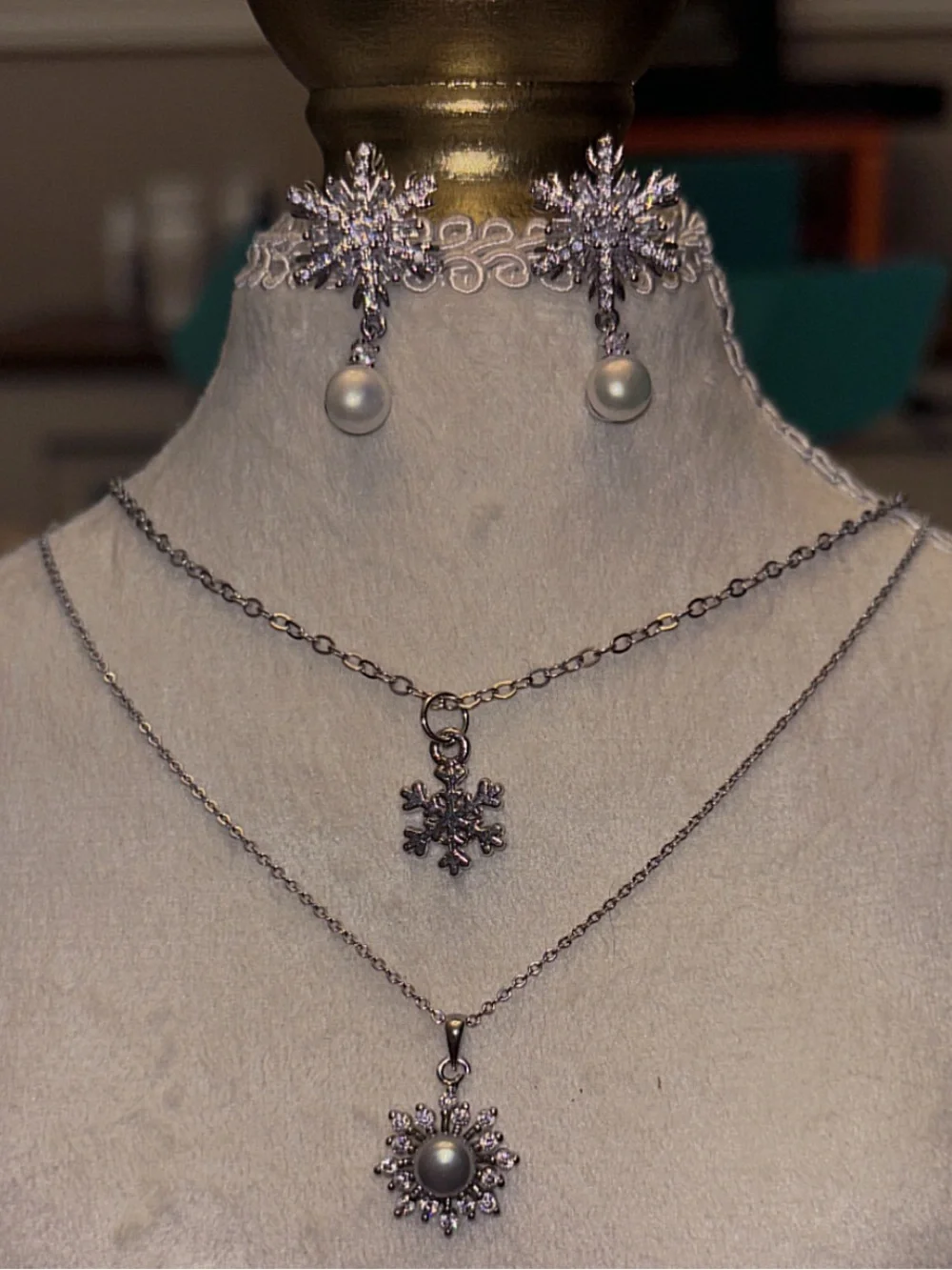 Delicate Silver Snowflake & Pearl Layered Necklace Set